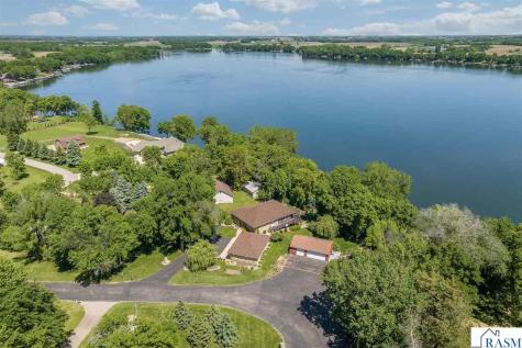 1524 Squirrels Nest Road Kasota MN 56050