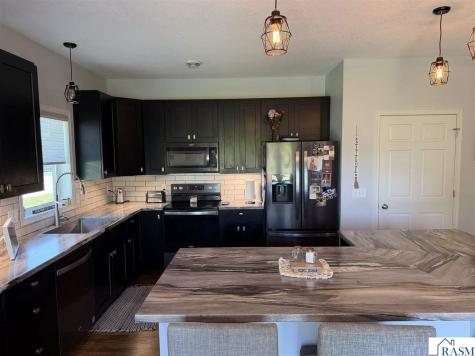 12986 Meadow Creek Drive Searles MN 56073