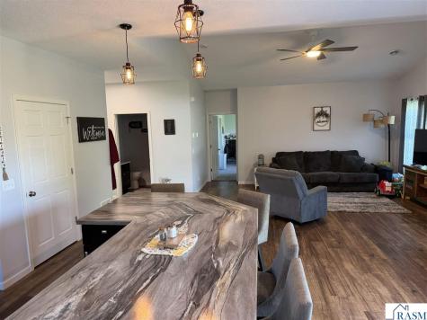 12986 Meadow Creek Drive Searles MN 56073