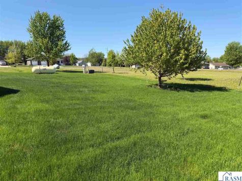 12986 Meadow Creek Drive Searles MN 56073