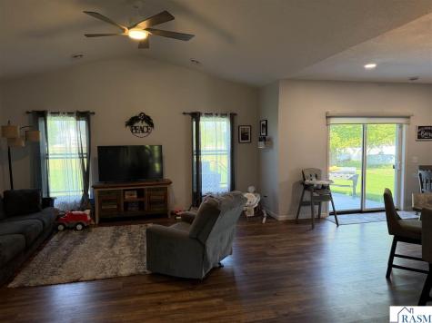 12986 Meadow Creek Drive Searles MN 56073