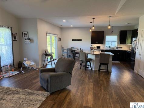 12986 Meadow Creek Drive Searles MN 56073