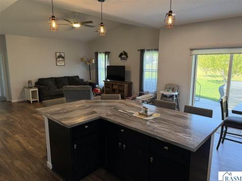 12986 Meadow Creek Drive Searles MN 56073