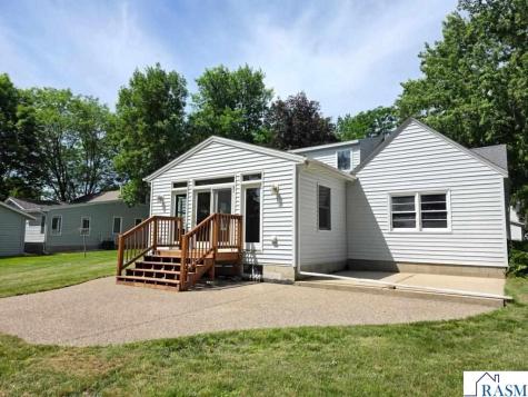 723 S 4th Street Le Sueur MN 56058