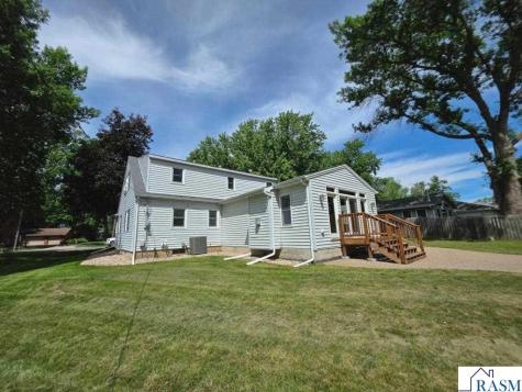 723 S 4th Street Le Sueur MN 56058