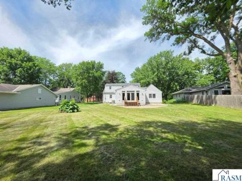 723 S 4th Street Le Sueur MN 56058