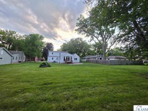 723 S 4th Street Le Sueur MN 56058