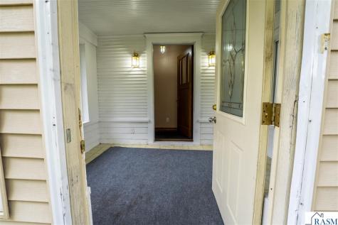 305 N Secor Street Bricelyn MN 56014