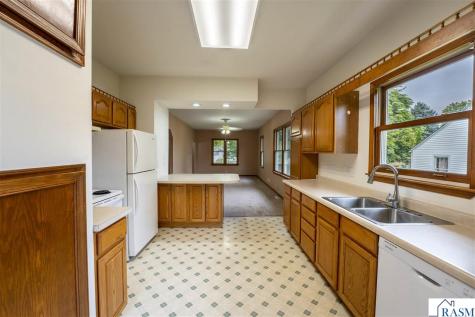 305 N Secor Street Bricelyn MN 56014