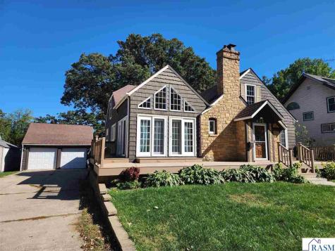 422 NE 2nd Street Waseca MN 56093