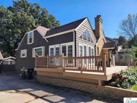 422 NE 2nd Street Waseca MN 56093