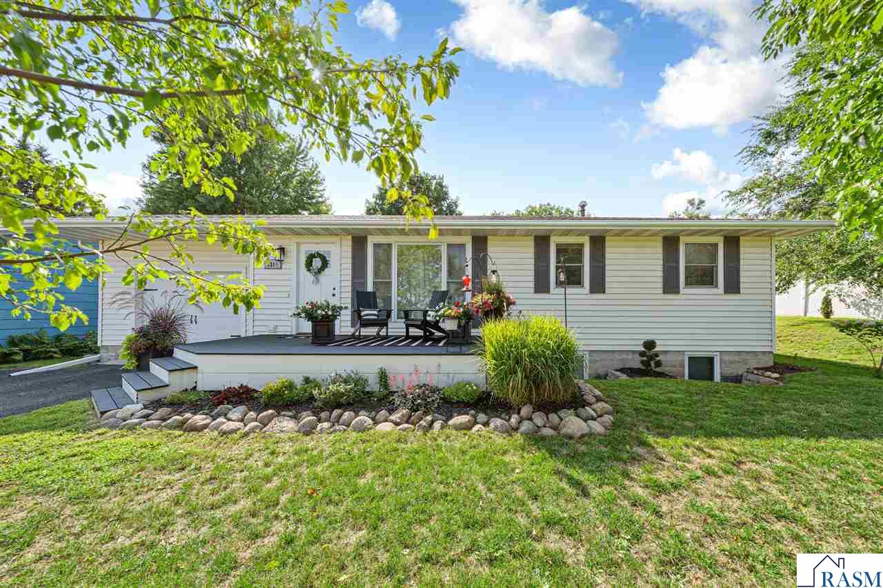 1314 N 5th Street St. Peter MN 56082