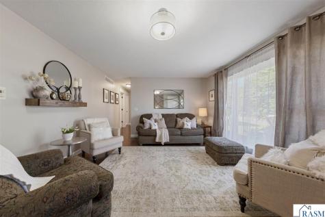 1314 N 5th Street St. Peter MN 56082