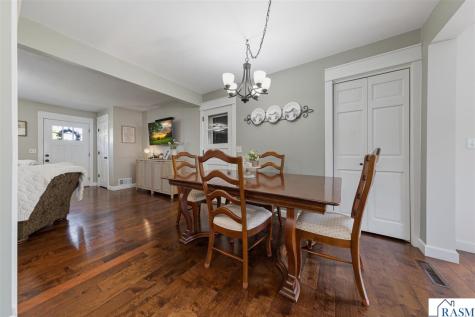 1314 N 5th Street St. Peter MN 56082