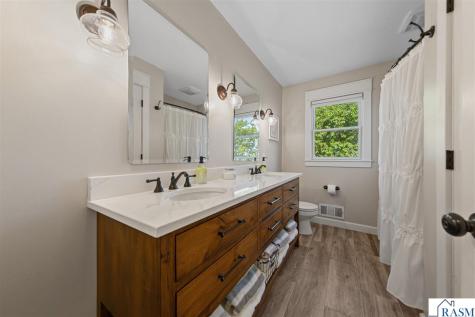 1314 N 5th Street St. Peter MN 56082