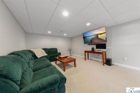 1314 N 5th Street St. Peter MN 56082