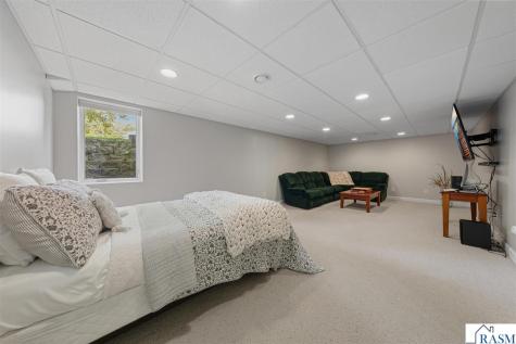 1314 N 5th Street St. Peter MN 56082