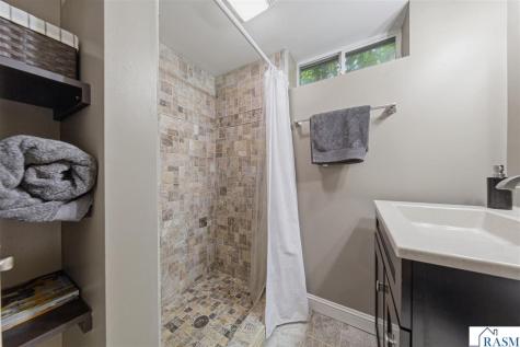 1314 N 5th Street St. Peter MN 56082