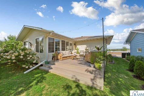 1314 N 5th Street St. Peter MN 56082