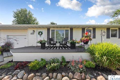 1314 N 5th Street St. Peter MN 56082