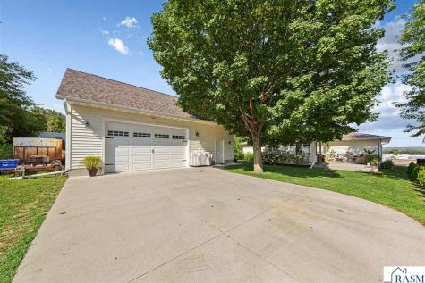 1314 N 5th Street St. Peter MN 56082