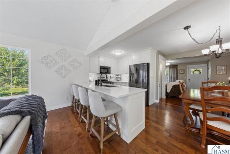 1314 N 5th Street St. Peter MN 56082