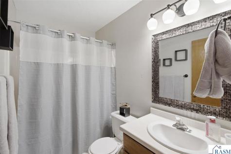 1576 Lamar Drive North Mankato MN 56003