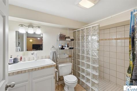 1576 Lamar Drive North Mankato MN 56003