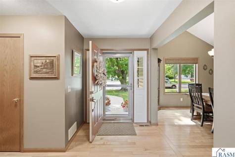 1576 Lamar Drive North Mankato MN 56003