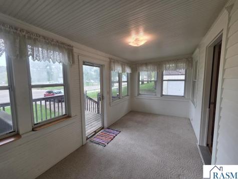 803 W 1st Street Blue Earth MN 56013