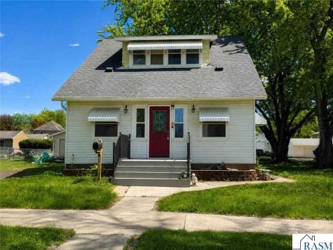 1423 N 2nd Street Mankato MN 56001