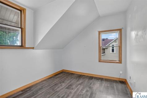 1423 N 2nd Street Mankato MN 56001