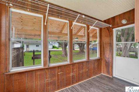 1423 N 2nd Street Mankato MN 56001