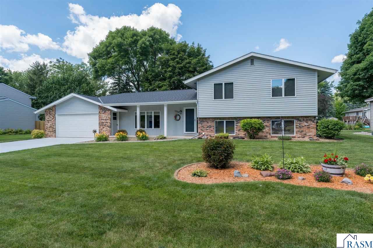 1028 Shady Oak Drive North Mankato MN 56003