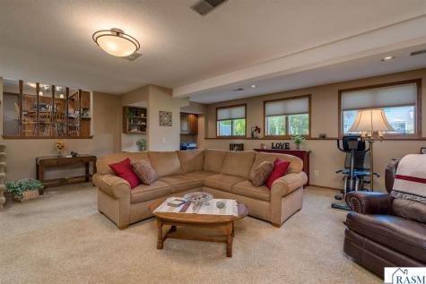 1028 Shady Oak Drive North Mankato MN 56003