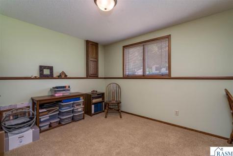1028 Shady Oak Drive North Mankato MN 56003