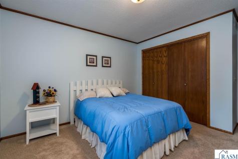 1028 Shady Oak Drive North Mankato MN 56003