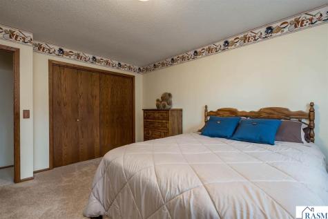 1028 Shady Oak Drive North Mankato MN 56003