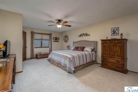 1028 Shady Oak Drive North Mankato MN 56003