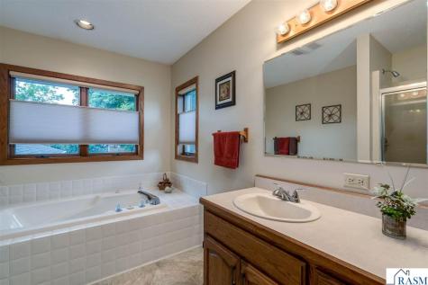1028 Shady Oak Drive North Mankato MN 56003