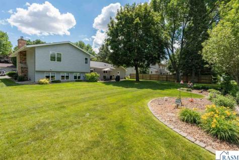 1028 Shady Oak Drive North Mankato MN 56003