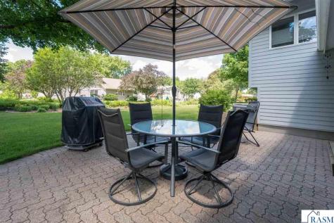 1028 Shady Oak Drive North Mankato MN 56003