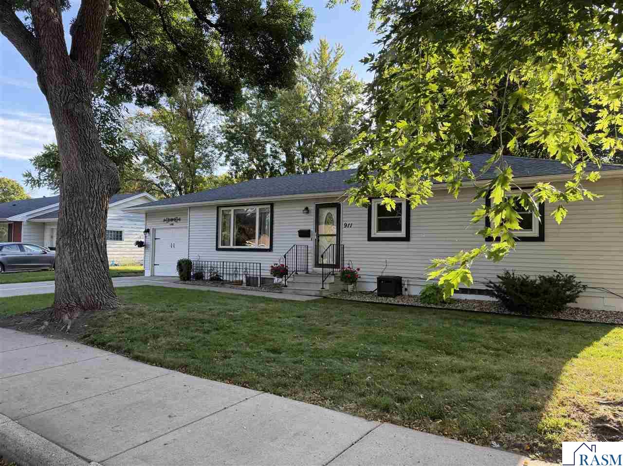 911 Pfau Street Mankato MN 56001