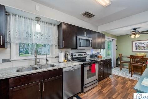 911 Pfau Street Mankato MN 56001