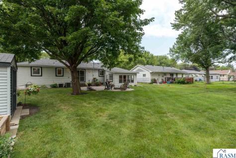 911 Pfau Street Mankato MN 56001