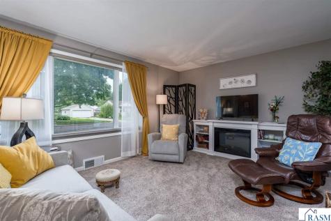 911 Pfau Street Mankato MN 56001
