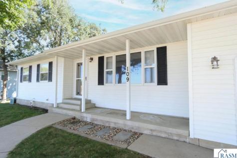 109 Burg Avenue Nicollet MN 56074