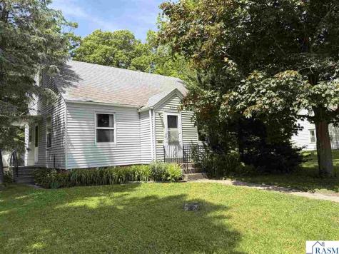 608 8th Street SE Waseca MN 56093