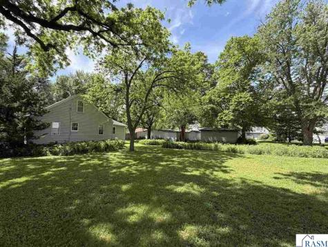608 8th Street SE Waseca MN 56093