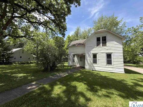 608 8th Street SE Waseca MN 56093